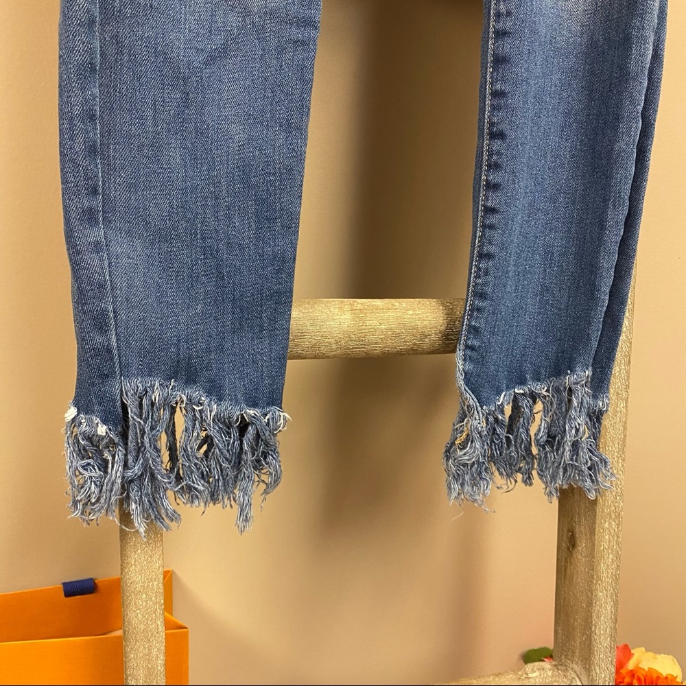 BlankNYC The Reade Classic Frayed Hem Skinny Jeans 26 - Picture 7 of 14